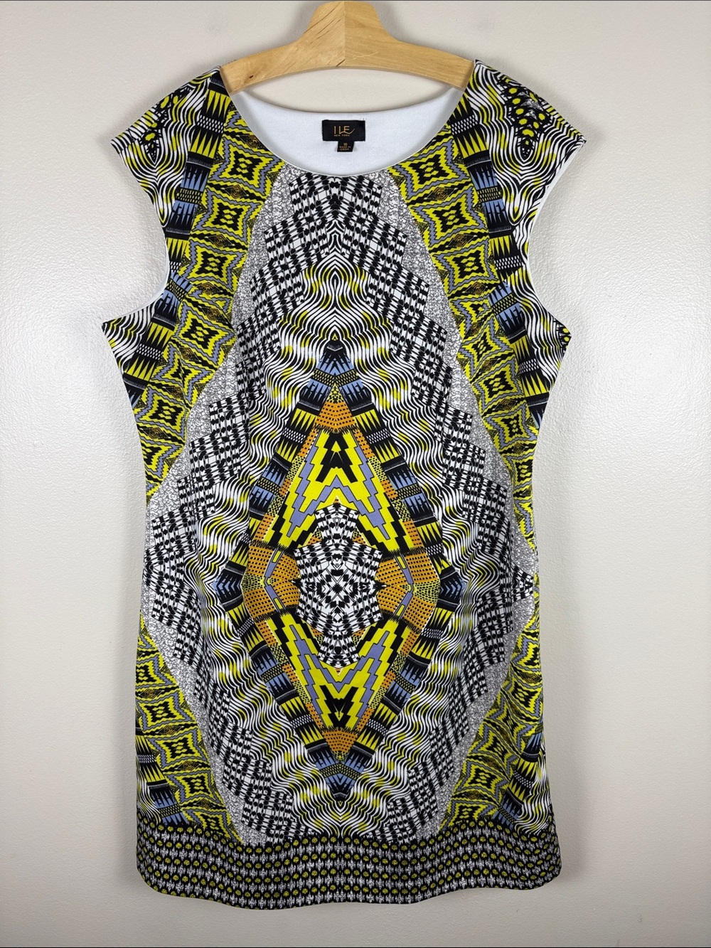 ILE New York Geometric Dress in Yellow and Black. Size 16